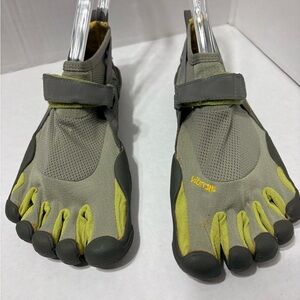 Woman’s Vibram KSO Five Finger Toe Minimalist Gray Yellow Velcro Outdoor 8
